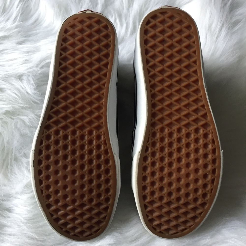 SOLD! Vans Black Sk8-Hi Skate Shoes Women’s 8 - Picture 6 of 8